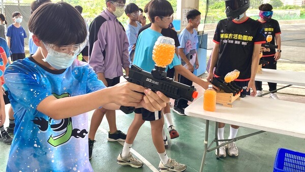 水彈定靶接力競賽