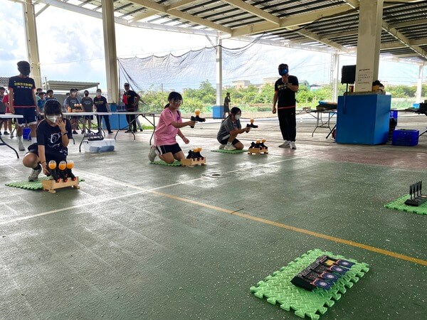 水彈定靶闖關接力競賽