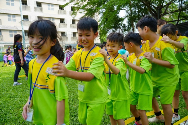 威爾森五校聯合戶外教學（六人制）：蜈蚣競走趣味競賽