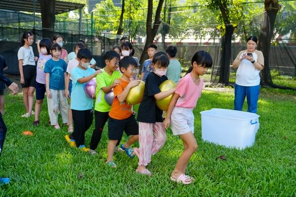 米平方戶外教學：輕軌行駛趣味競賽