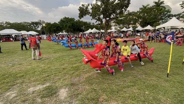 國小組五人制陸上龍舟趣味競賽
