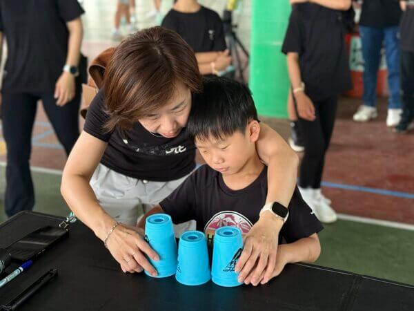 眼明手快親子團建活動：親子互動（翊創國際公司家庭日活動）兒童組競賽