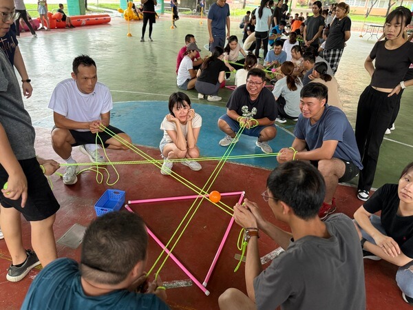 團建遊戲就是要一次同時競賽才夠刺激與多元（翊創國際公司家庭日活動）