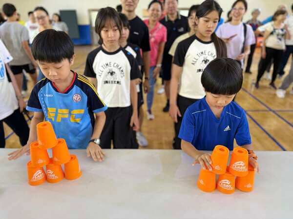 台中成大校友會家庭日親子活動：混合賽（眼明手快團康遊戲）