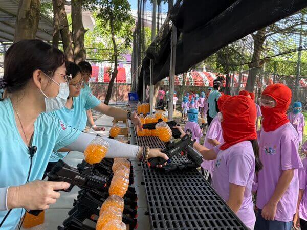 在水彈活動中我們場外和場內均不同人服務，這就是效率與專業