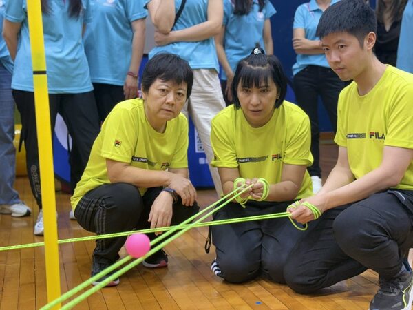 好運蛇進來趣味競賽:高雄市政府地政局(熊教練私下訓練之隊伍) 好運蛇進來趣味競賽:高雄市政府地政局(熊教練私下訓練之隊伍)