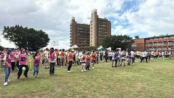 雙人同行趣味競賽一次十組同時進行(馬偕醫院企業趣味競賽) 雙人同行趣味競賽一次十組同時進行(馬偕醫院企業趣味競賽)