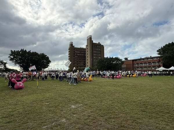 最精彩刺激與壯觀的陸上行舟(毛毛蟲)趣味競賽 最精彩刺激與壯觀的陸上行舟(毛毛蟲)趣味競賽