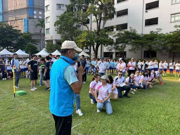 由領隊熊教練親自主持趣味競賽及示範講解（高雄女中校慶活動）