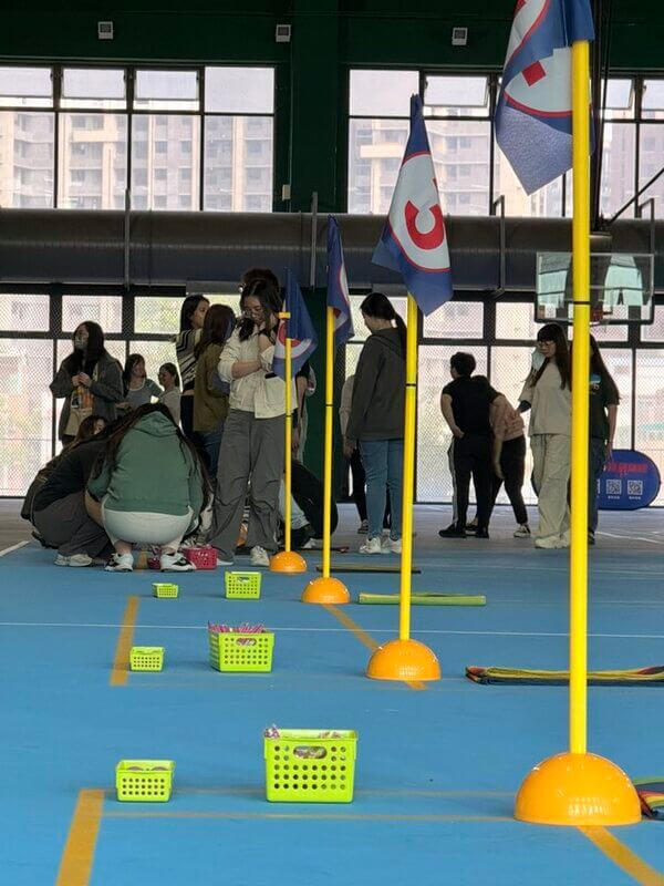 屏氣凝神團康競賽場地佈置(臺中朝馬運動中心):一次十二組同時賽 屏氣凝神團康競賽場地佈置(臺中朝馬運動中心):一次十二組同時賽