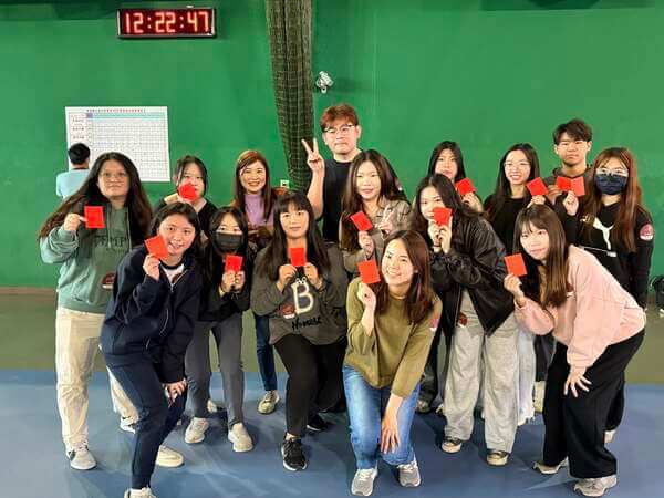 得獎隊伍開心合影(資誠聯合會計師事務所) 得獎隊伍開心合影(資誠聯合會計師事務所)