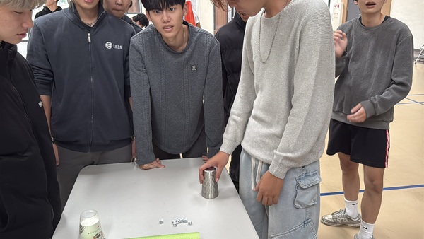 搖聲一變團康遊戲(熊彥棋老師提供台南應用科技大學運休系學生體驗) 搖聲一變團康遊戲(熊彥棋老師提供台南應用科技大學運休系學生體驗)