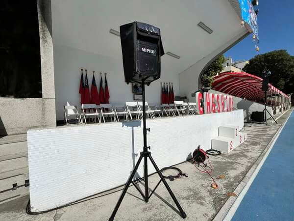 免費自備擴音機做為每一場競賽歌曲播放之服務