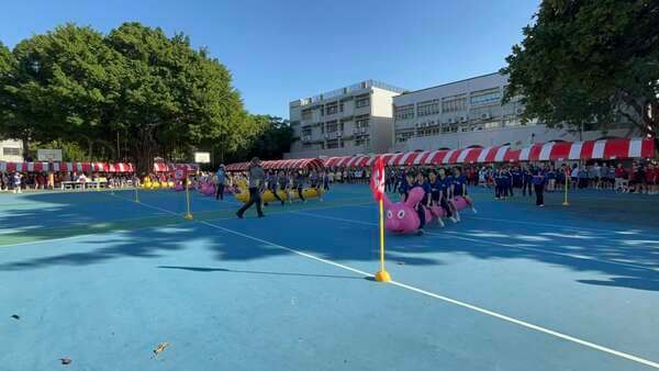 越多班級（一次五組）同時競賽場面就呈現更壯觀更不同之氣勢