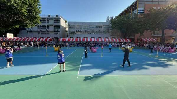 任何客戶我們都能全場主持帶領各項競賽活動（彰化女中）