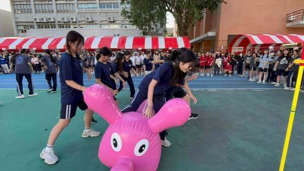 井然有序專業接力（這也是我們公開分享毛毛蟲趣味競賽技巧之一）