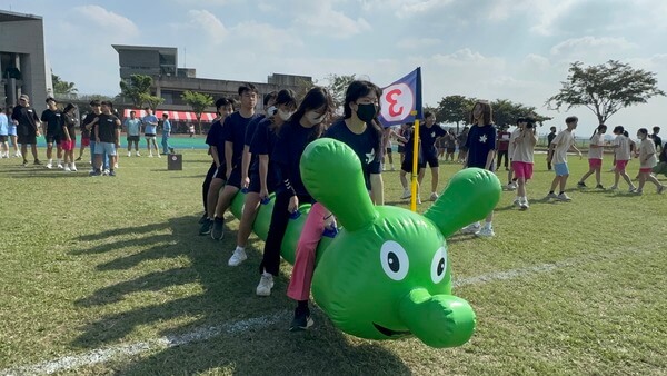 陸上行舟最能展現團隊合作精神之競賽項目