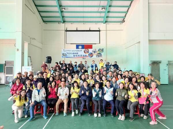 台南市藥師公會家庭日活動動合照（中間前為黃偉哲台南市長）