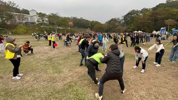 金蟬脫殼團康遊戲：台數科&鑫傳｜尾牙活動（一次十組同時競賽場面壯觀）