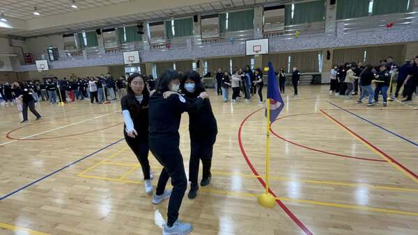 兩人默契培養與建立之遊戲：牽腸掛肚趣味競賽（新北伊甸基金會公司日）