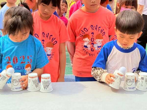 低年級孩童也能進行之競賽遊戲(收放自如團康遊戲) 低年級孩童也能進行之競賽遊戲(收放自如團康遊戲)