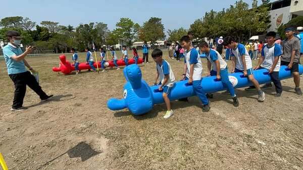 老少咸宜最喜愛與最刺激的毛毛蟲趣味競賽 老少咸宜最喜愛與最刺激的毛毛蟲趣味競賽