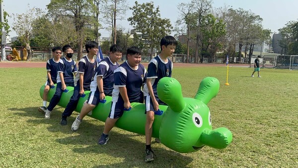 無論男女老少均喜愛的毛毛蟲趣味競賽（路竹高中校慶活動）