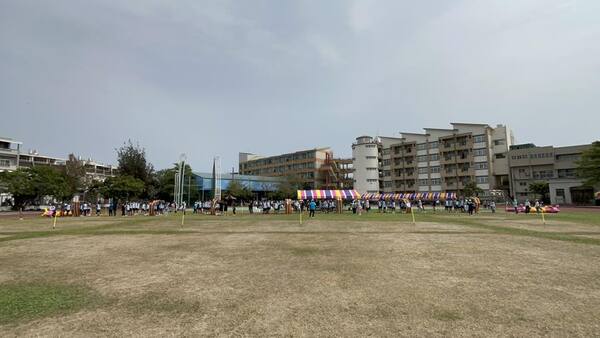 時來運轉一次七組同時競賽場面才夠壯觀(東港高中校慶活動) 時來運轉一次七組同時競賽場面才夠壯觀(東港高中校慶活動)