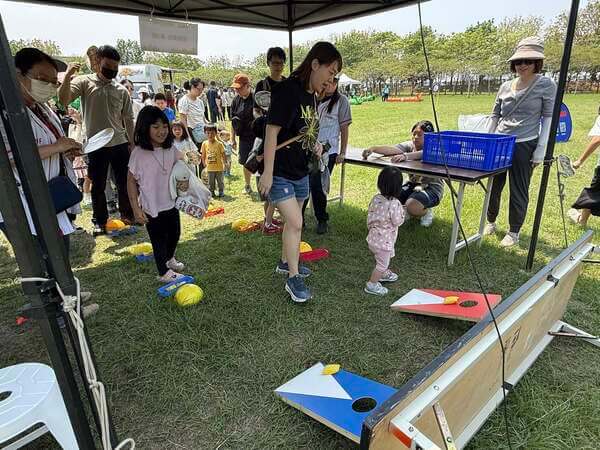 依照不同年齡層設置不同距離體驗（熊麻吉活動團隊設備）