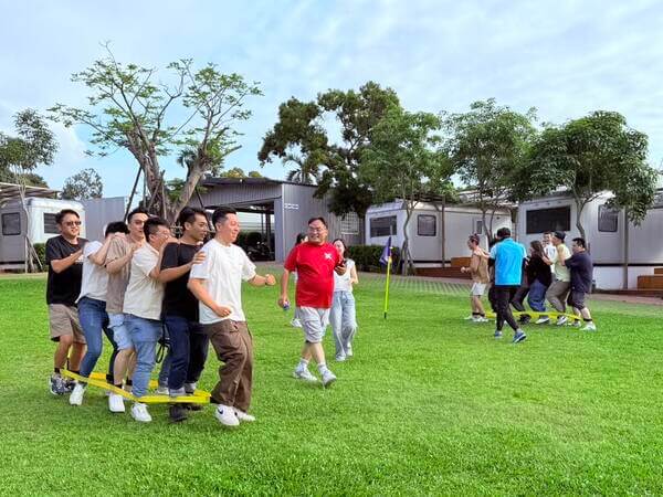 六人制蜈蚣競走趣味競賽：永慶不動產家庭日活動