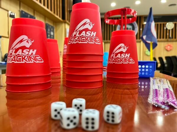 任何尾牙遊戲時我們均能提供最完善道具（至少十六組）