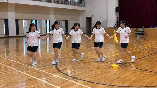 橫掃全球趣味競賽：室內場地無道具遊戲