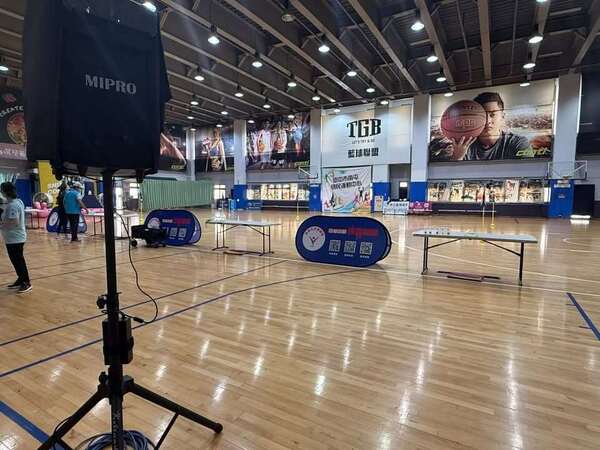 免費提供擴音機及A字板做為場地佈置(免費服務) 免費提供擴音機及A字板做為場地佈置(免費服務)