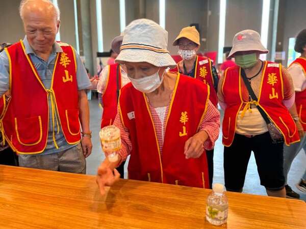 屹立不搖團康遊戲：輕鬆有趣歡樂活動（林口下福市民活動中心）