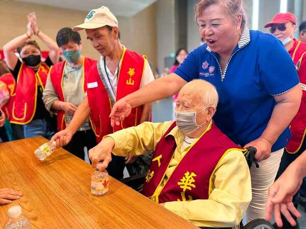 屹立不搖團康遊戲：坐在輪椅上也能進行的活動（新北區華山基金會）