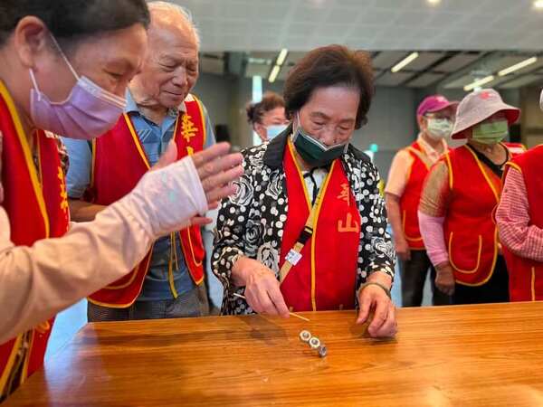 巴黎鐵塔團康遊戲：專注與抗壓性之考驗（林口下福市民活動中心）