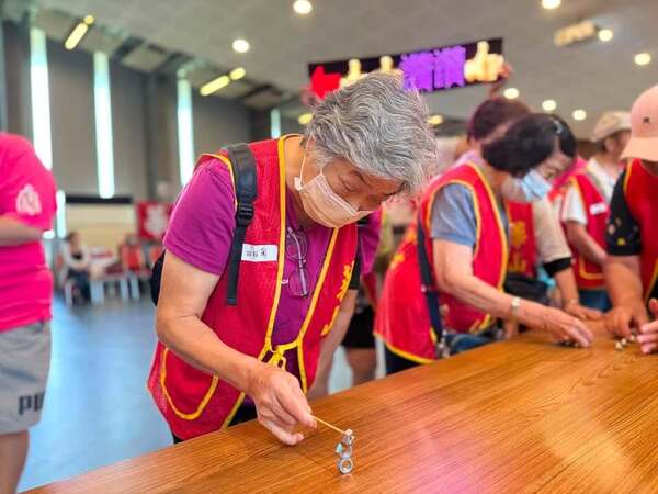 巴黎鐵塔團康遊戲：適合銀髮族之活動（華山基金會長青族活動）