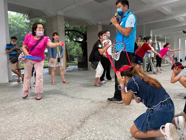 台南新樓醫院祖孫活力趣味競賽：頸上添花團康活動（可個人或團體競賽）