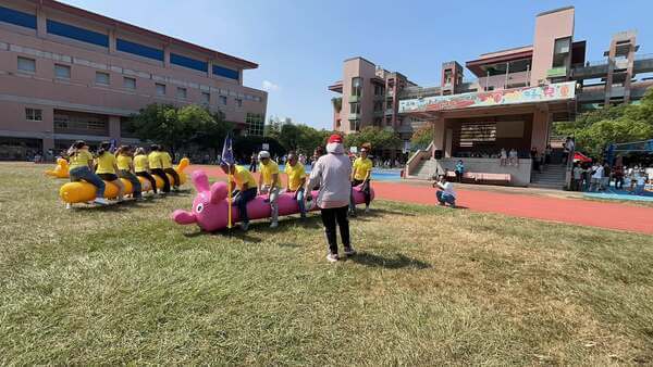  透過我們安全場地佈置與完善服務，大家就能輕鬆地享受每場活動